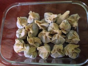recepta amb pasta wonton farcida de carxofa i foie